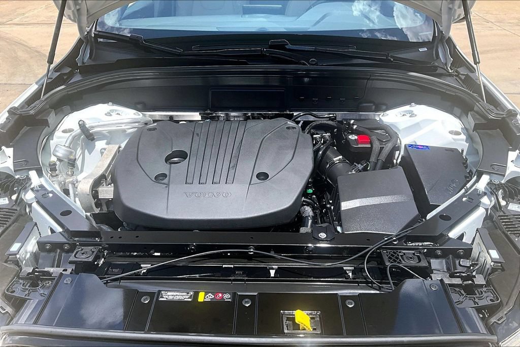 Used 2026 Volvo XC60 B5 Plus AWD/4WD image 13