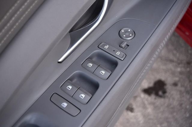 Used 2023 Hyundai Elantra SEL w/ Convenience Package image 8