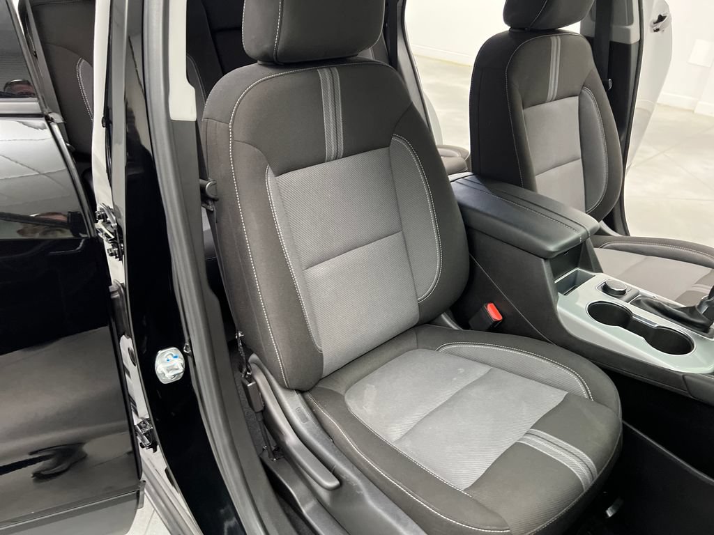 Used 2025 Chevrolet Blazer LT FWD image 28