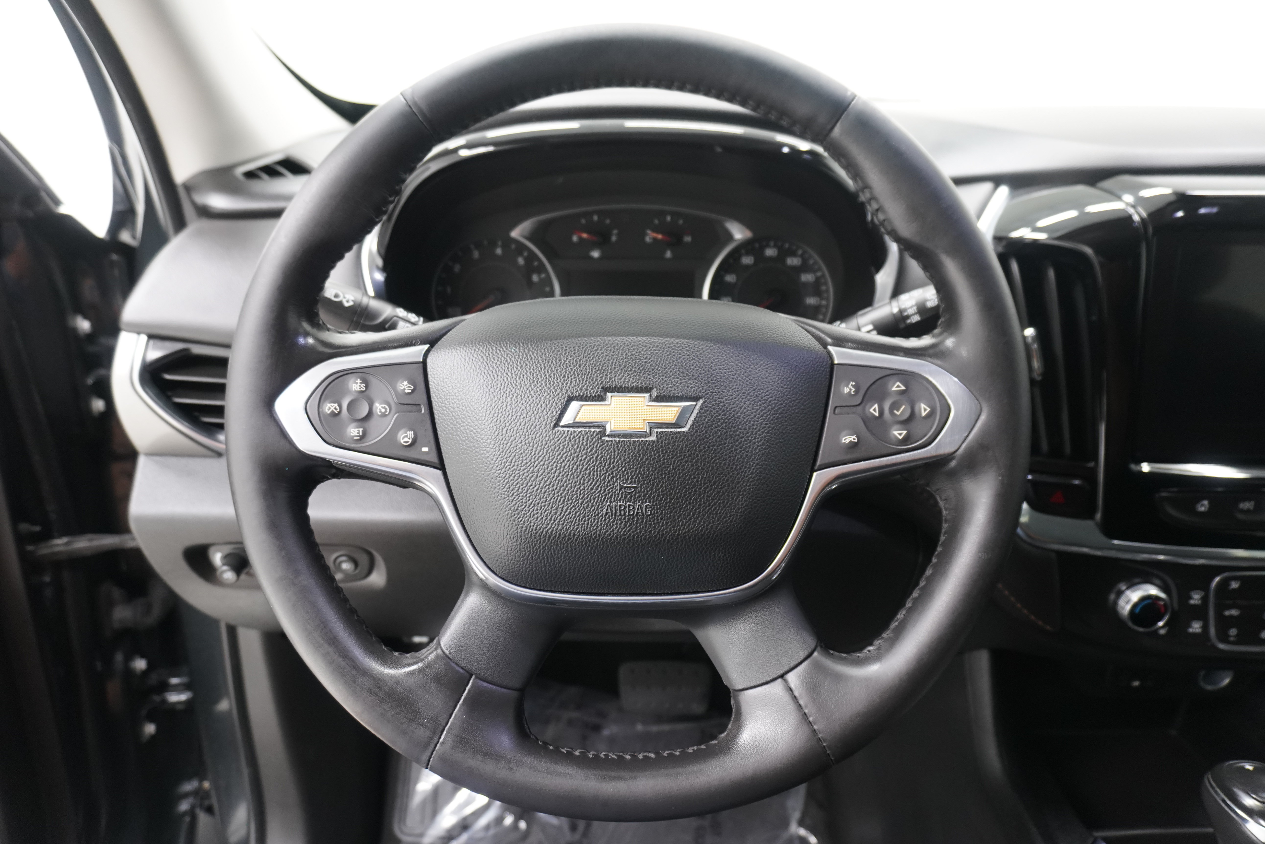 Used 2020 Chevrolet Traverse LT FWD image 18