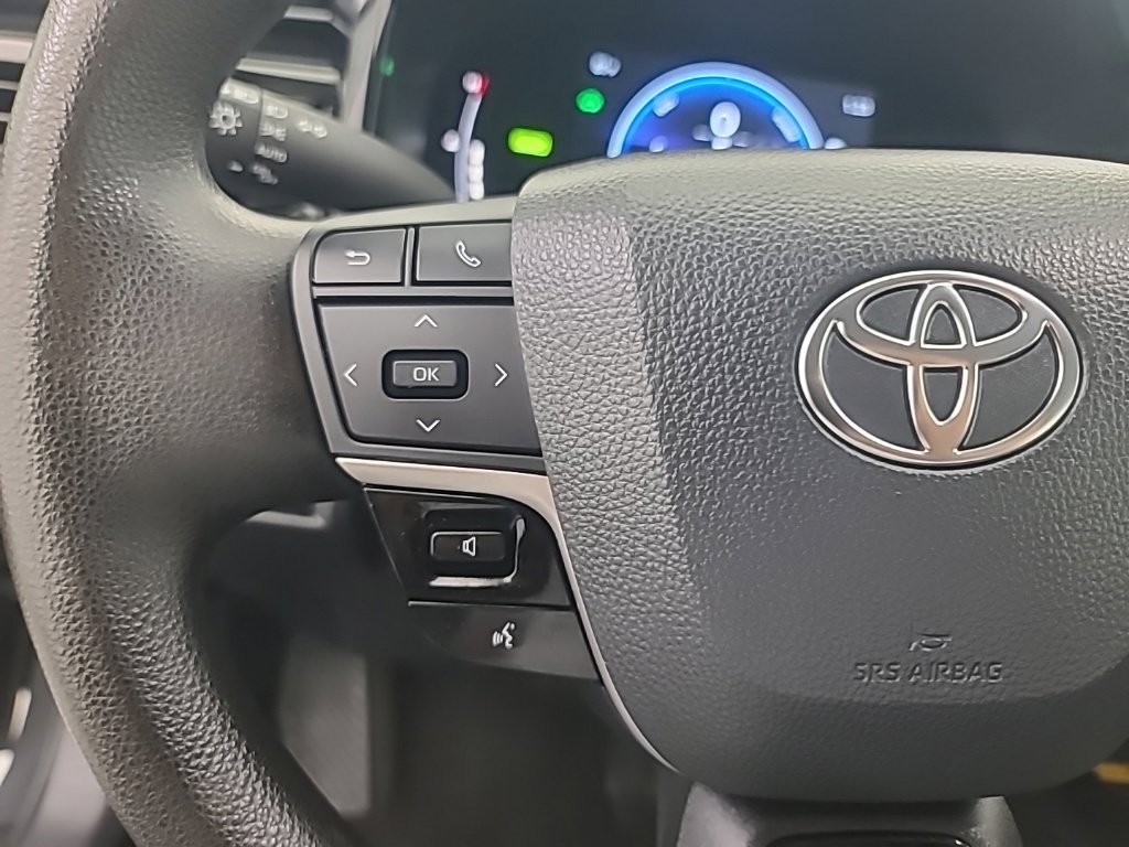 Used 2025 Toyota Camry LE FWD image 29