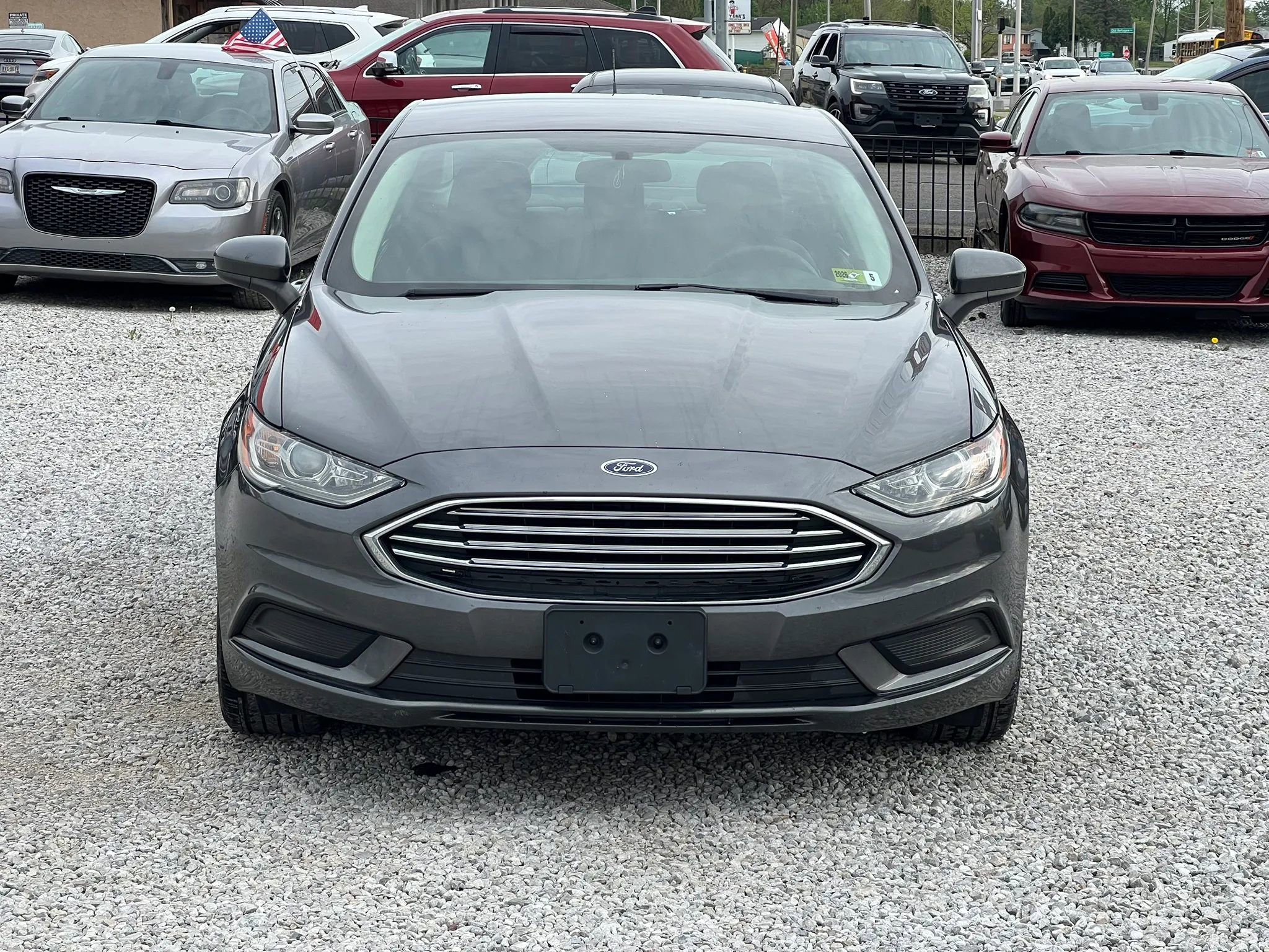 Used 2018 Ford Fusion SE image 2