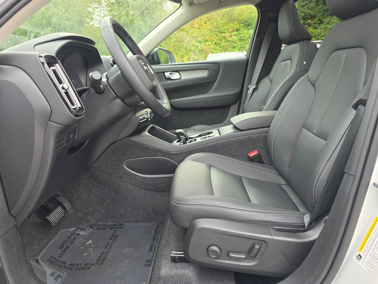 Used 2026 Volvo XC40 B5 Core w/ Climate Package AWD/4WD image 19
