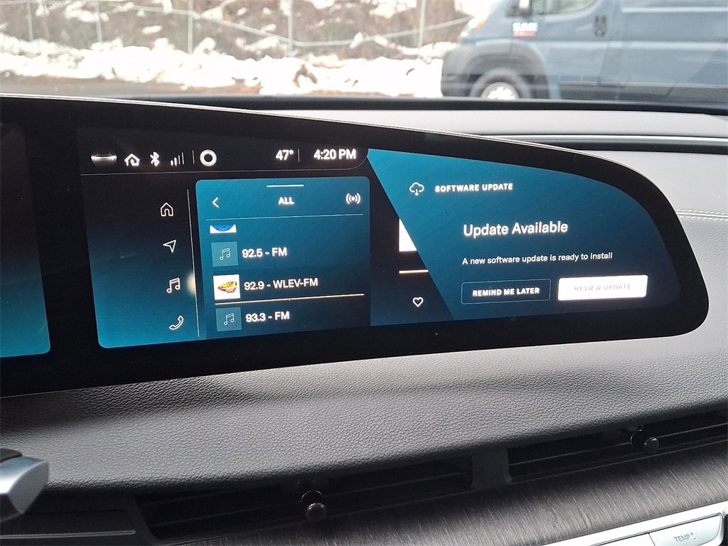 Used 2024 Lucid Air Touring image 17