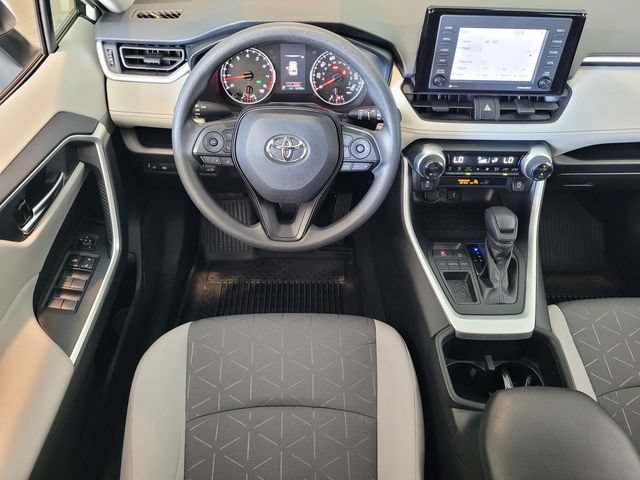 Used 2022 Toyota RAV4 XLE w/ Convenience Package FWD image 16