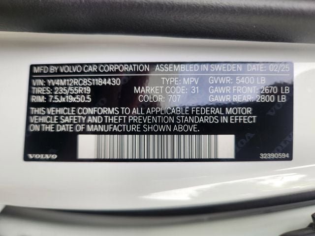 Certified 2025 Volvo XC60 B5 Plus AWD/4WD image 27
