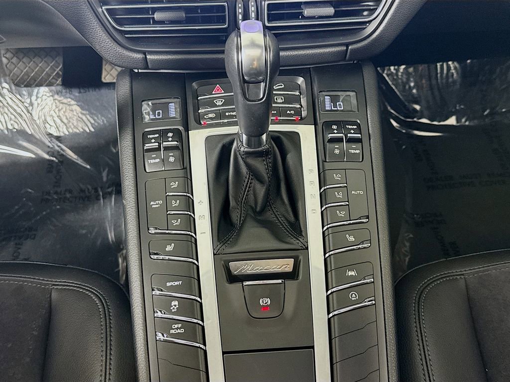 Used 2021 Porsche Macan AWD/4WD image 19