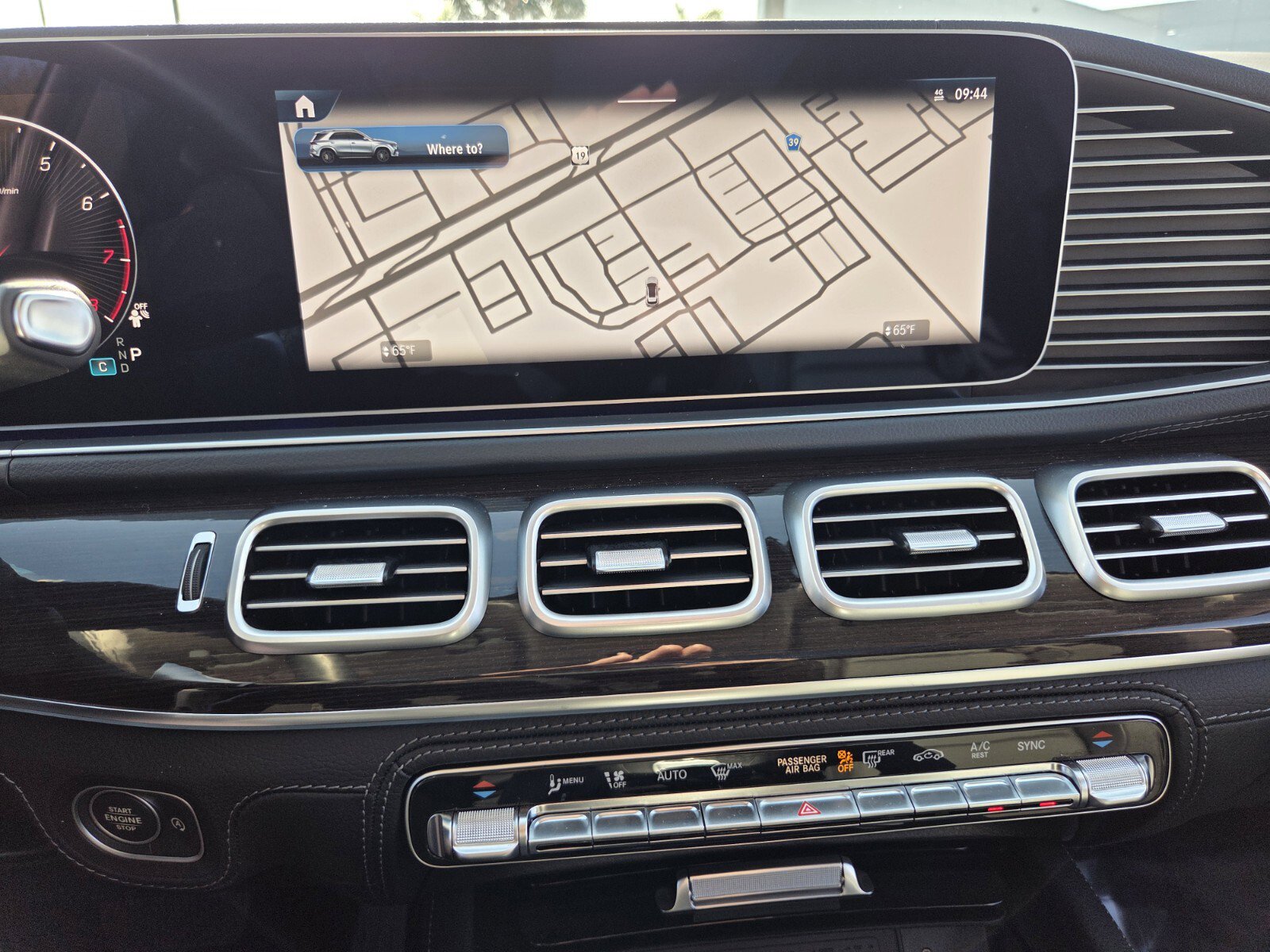 Used 2025 Mercedes-Benz GLE 350 4MATIC image 23