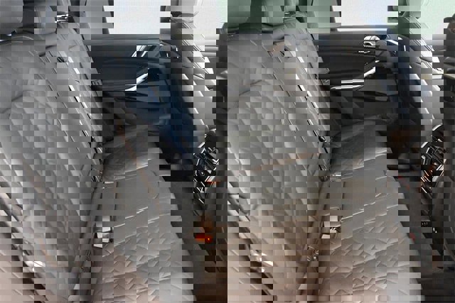 New 2026 BMW X5 xDrive50e w/ Premium Package image 19