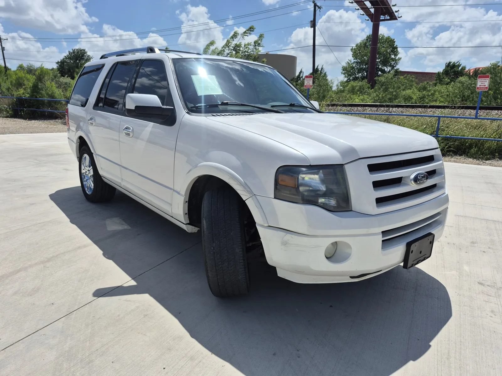 Used 2010 Ford Expedition Limited RWD image 4