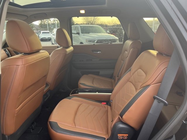 Certified 2023 Nissan Pathfinder Platinum w/ Lighting Package (N93) image 14