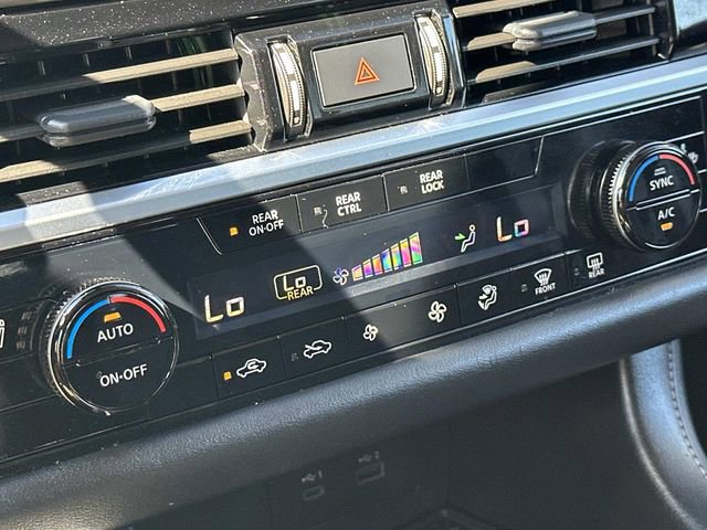 Used 2024 Nissan Pathfinder SV AWD/4WD image 30