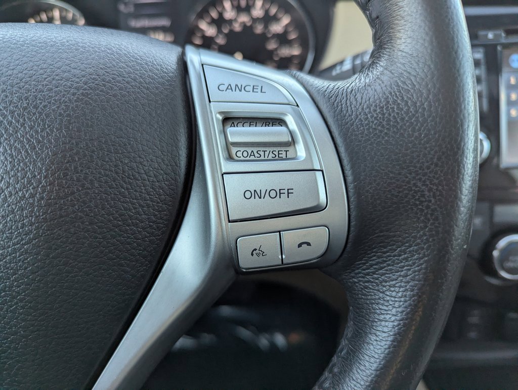 Used 2016 Nissan Rogue SL w/ SL Premium Package image 26