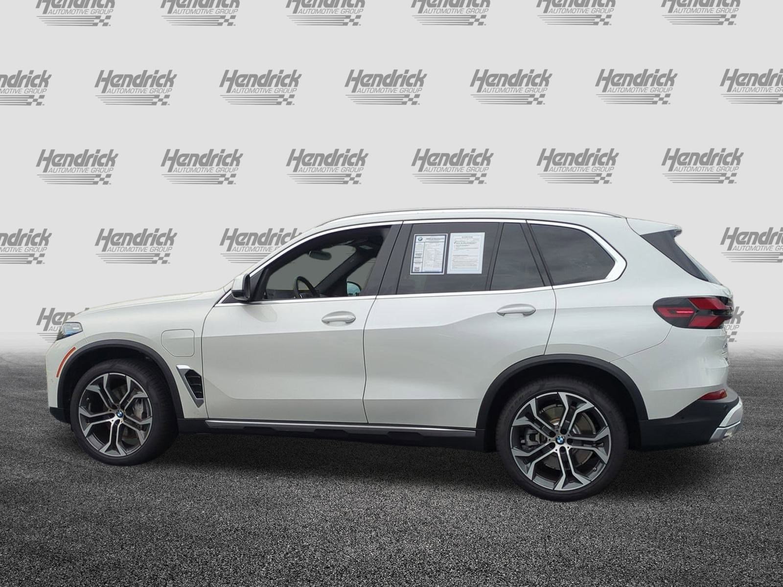 Used 2025 BMW X5 xDrive50e w/ Premium Package image 8