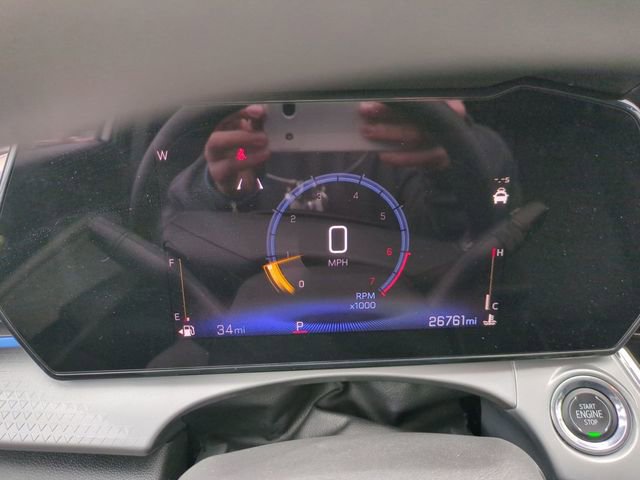 Used 2025 Chevrolet Trax LT FWD image 11