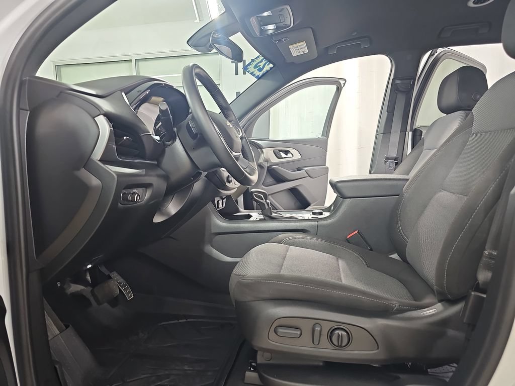 Certified 2023 Chevrolet Traverse LT w/ LPO, Floor Liner Package AWD/4WD image 22