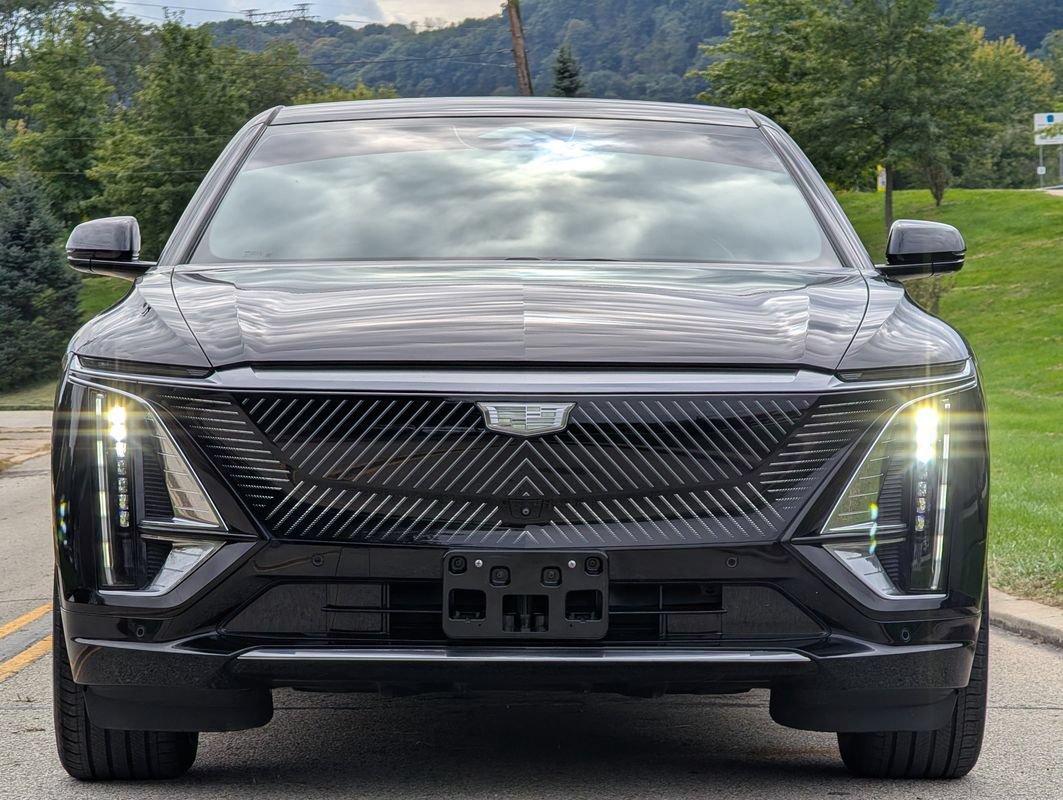 Used 2024 Cadillac Lyriq Tech w/ Driver Assist Package AWD/4WD image 39