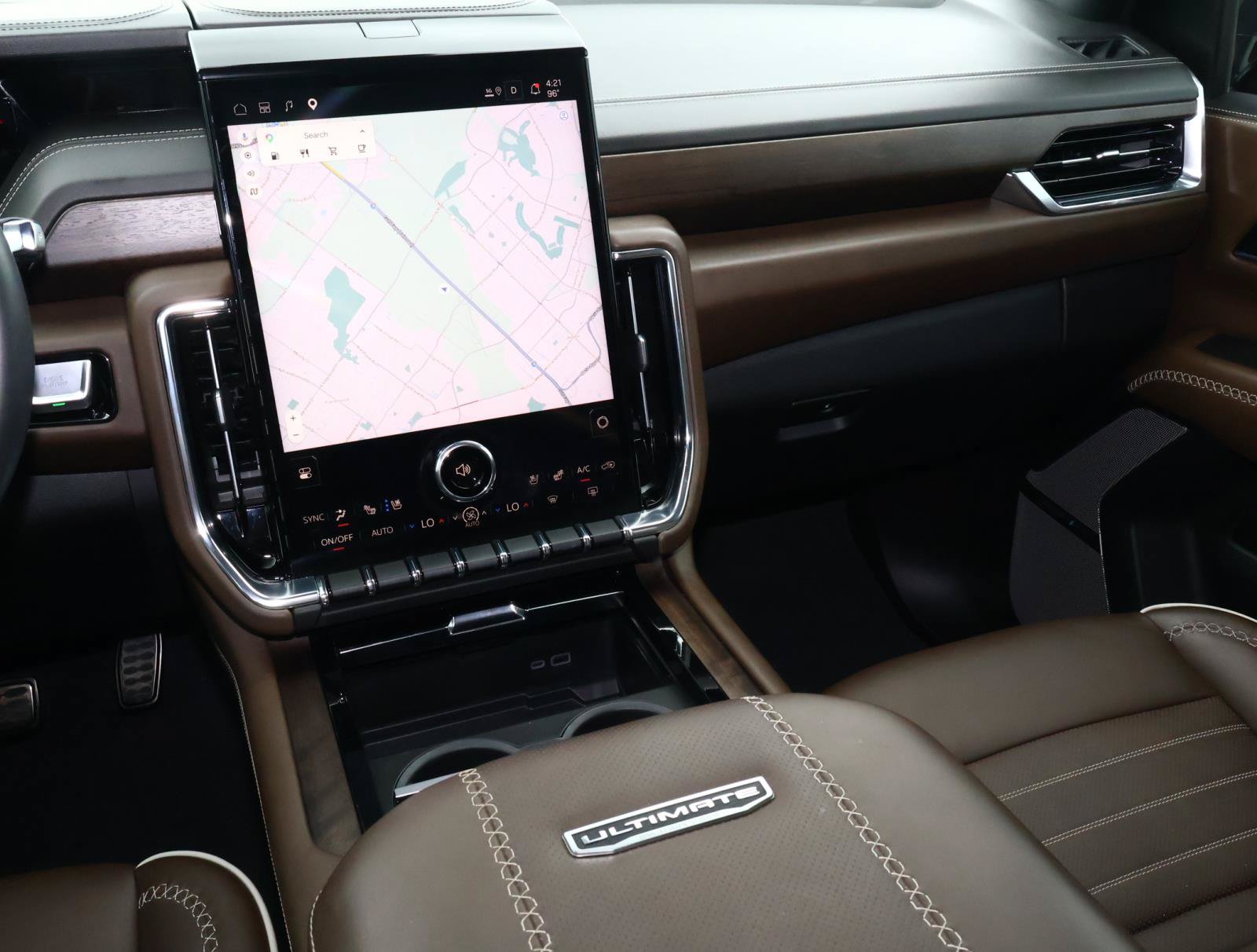 Used 2025 GMC Yukon XL Denali Ultimate AWD/4WD image 12