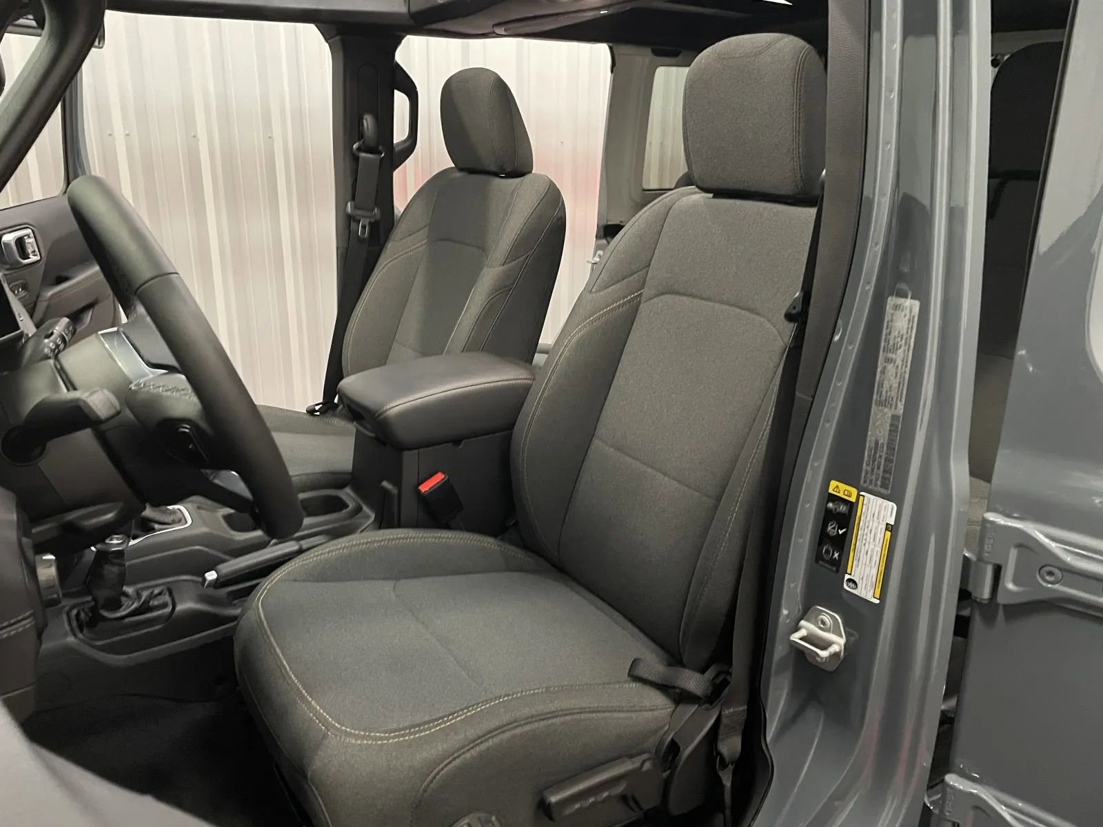 Used 2025 Jeep Wrangler Unlimited Sahara w/ Safety Group AWD/4WD image 37