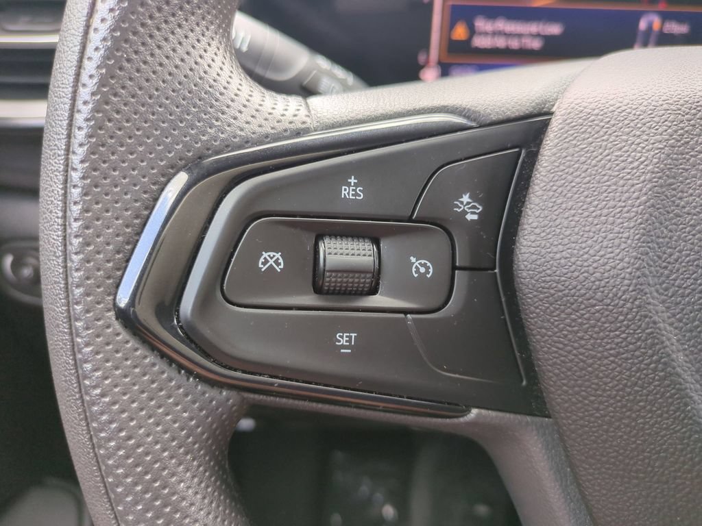 Used 2025 Chevrolet TrailBlazer LT AWD/4WD image 19