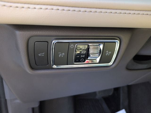 Used 2024 Lincoln Aviator Reserve w/ Equipment Group 201A AWD/4WD image 17