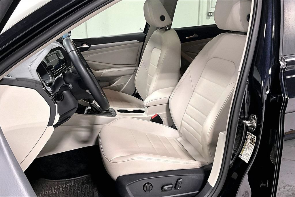 Used 2023 Volkswagen Jetta SE FWD image 31