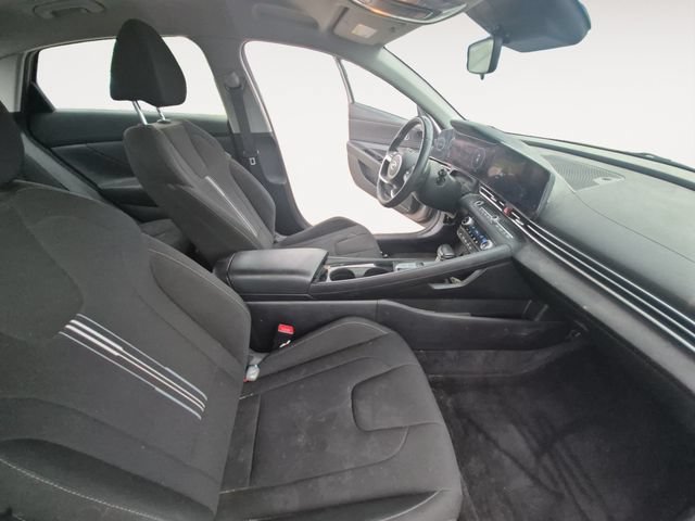 Used 2023 Hyundai Elantra SEL w/ Convenience Package FWD image 14