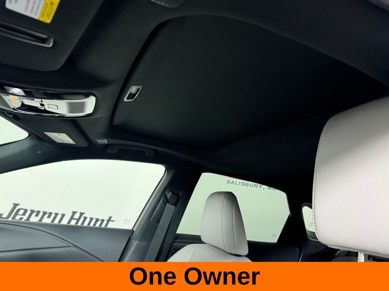 Used 2024 Lexus RX 350 AWD image 3