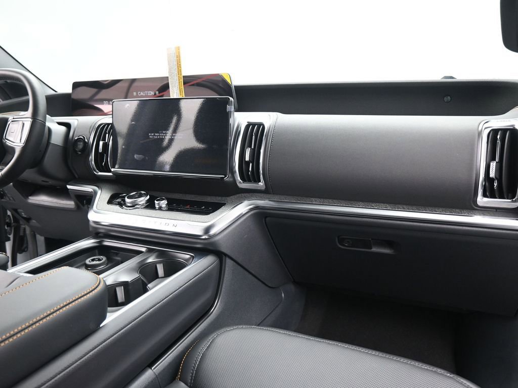 New 2026 Ford Expedition Tremor image 6