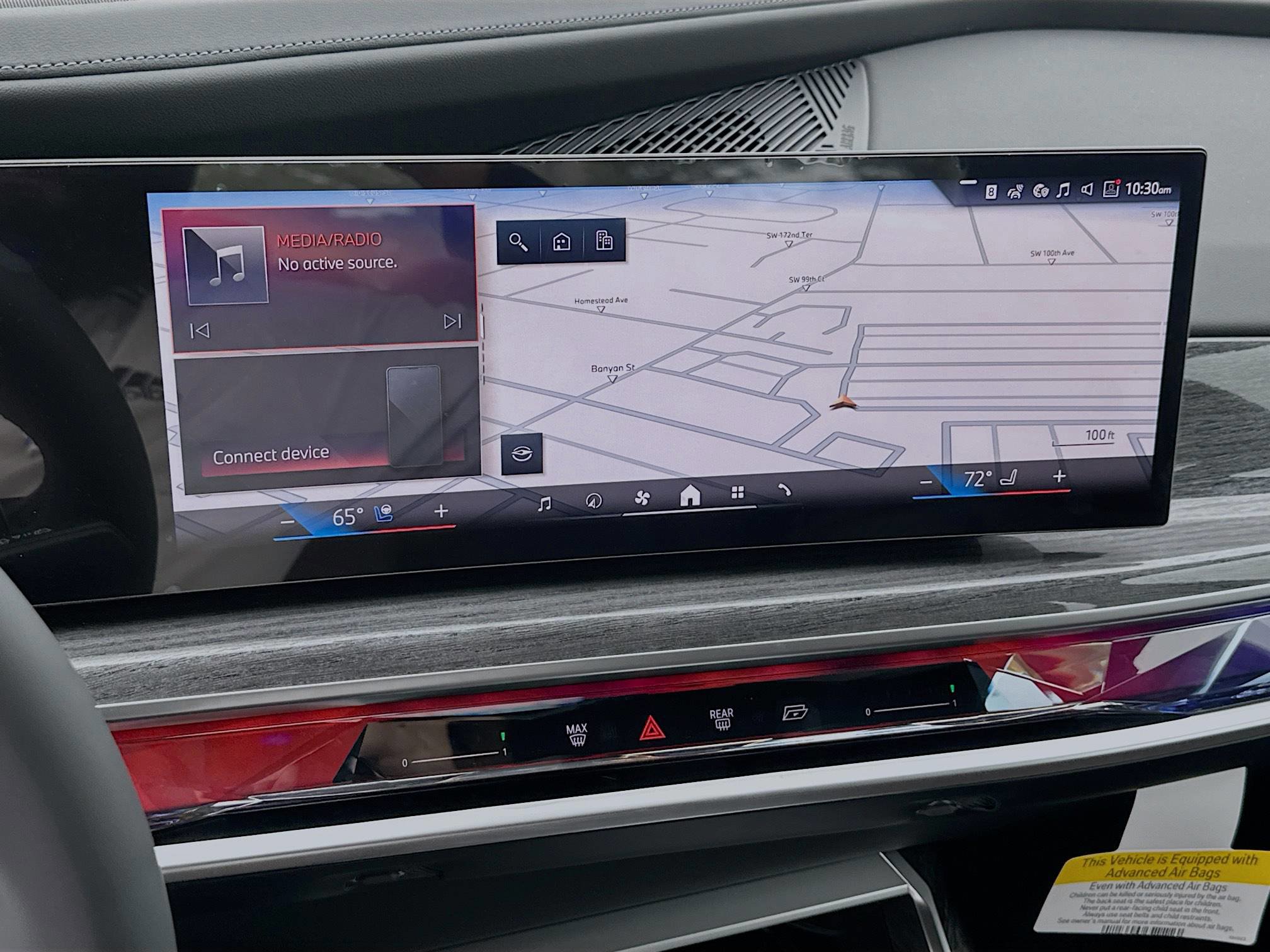 New 2026 BMW 750e xDrive w/ Premium Package image 10