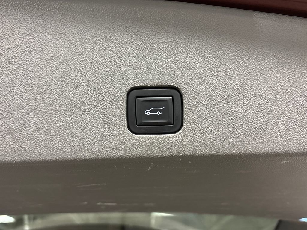 Used 2023 Cadillac XT6 Premium Luxury image 28