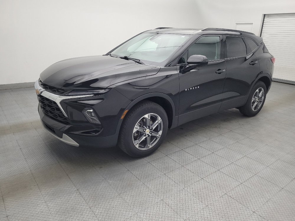 Used 2024 Chevrolet Blazer LT w/ Convenience Package FWD image 2