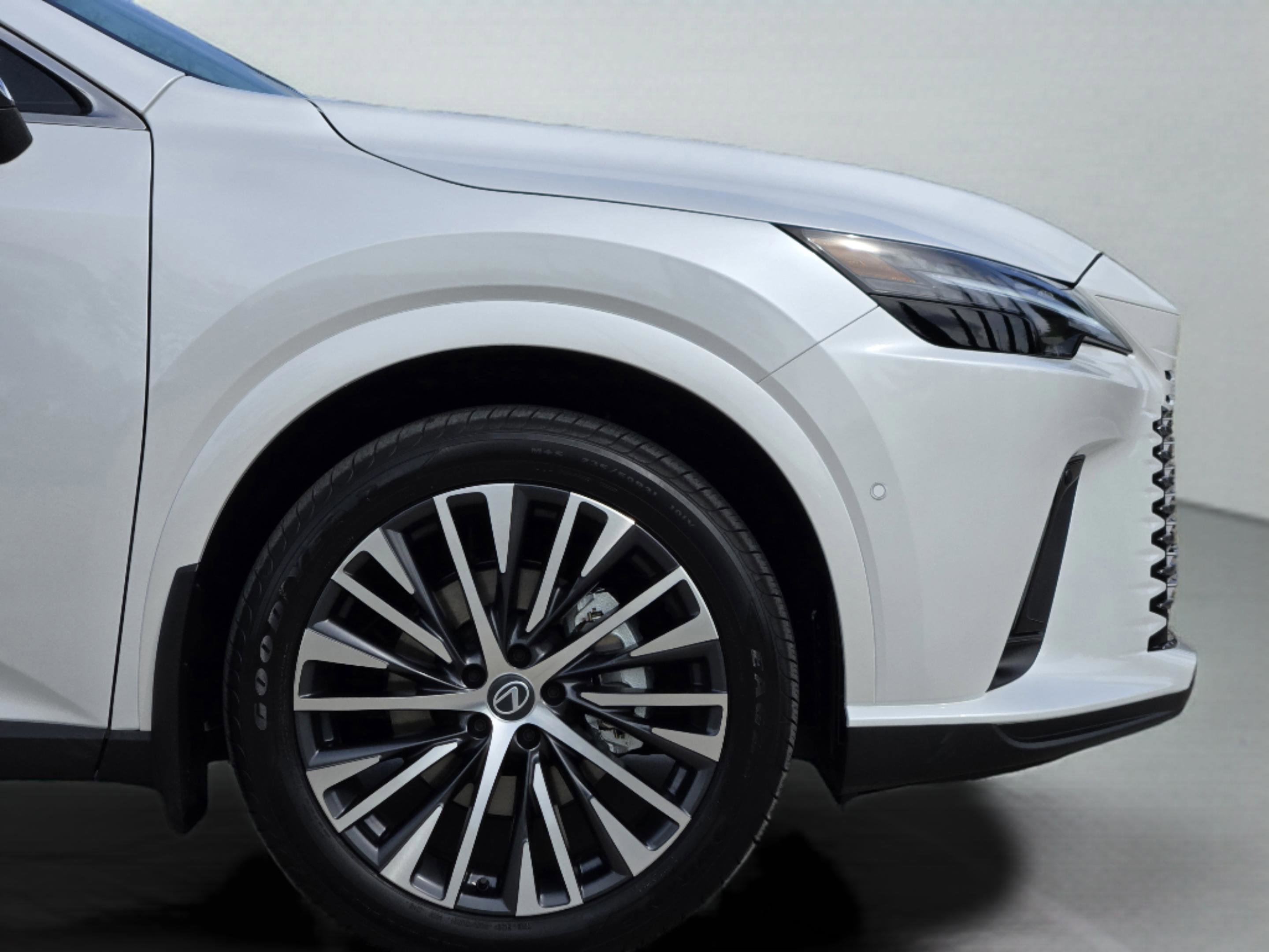 Used 2026 Lexus RX 350 w/ Convenience Package image 34