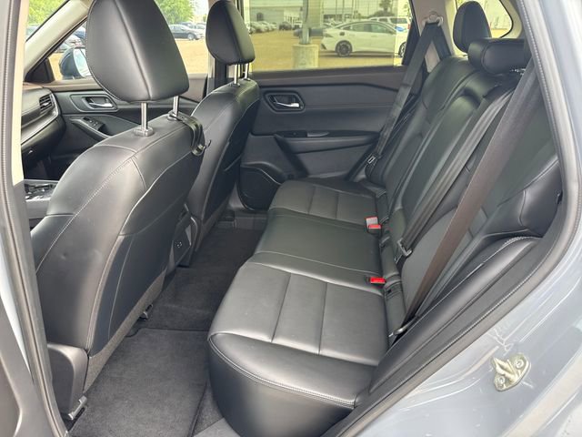 Certified 2023 Nissan Rogue SV w/ SV Premium B Package FWD image 14