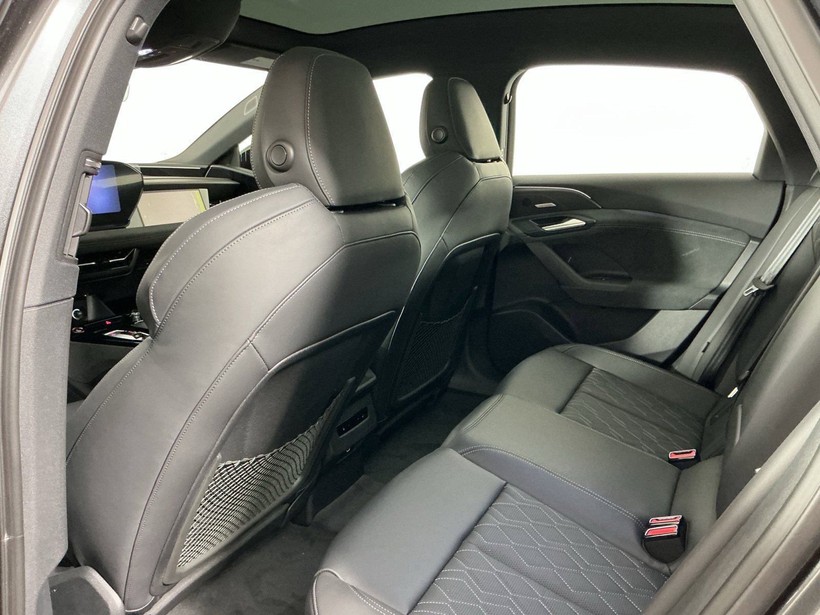 New 2027 Audi S6 e-tron Prestige AWD/4WD image 15