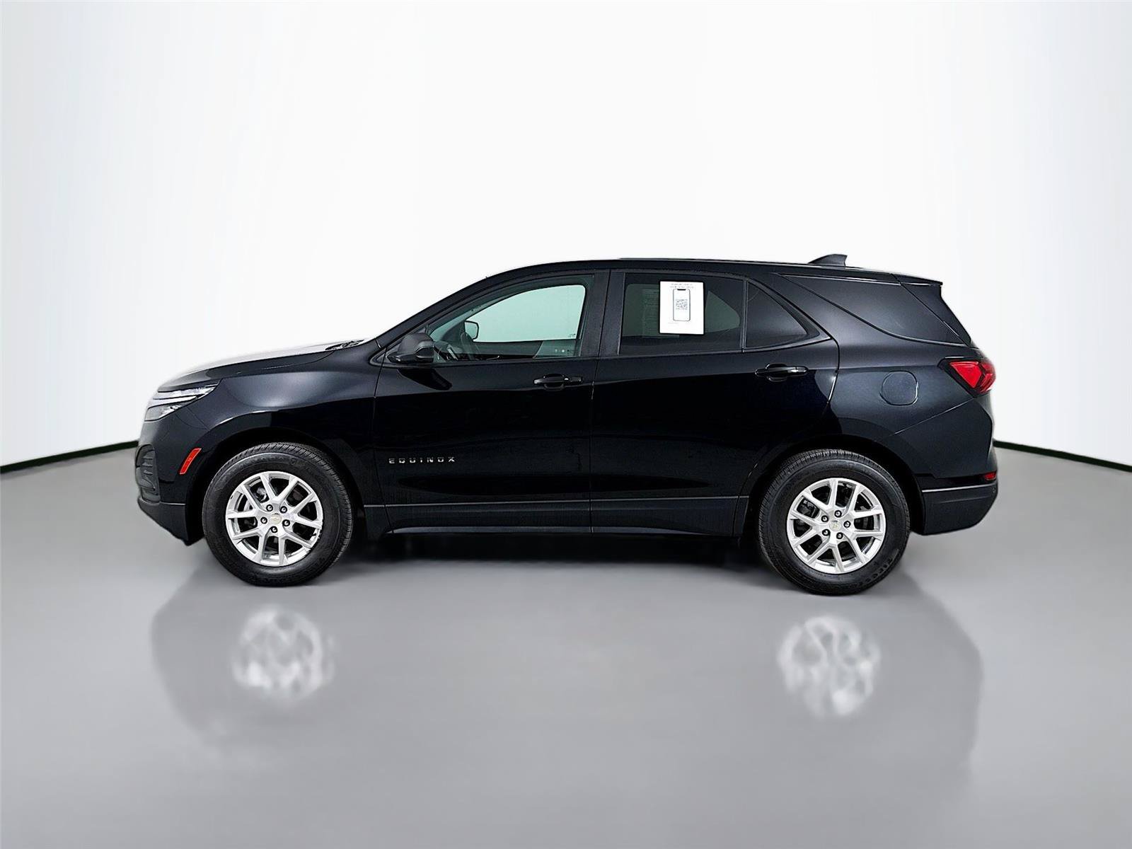 Used 2024 Chevrolet Equinox LS w/ LS Convenience Package AWD/4WD image 6
