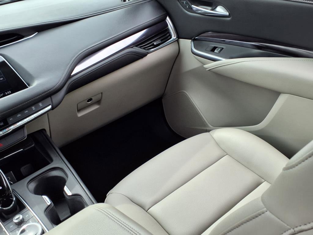 Used 2022 Cadillac XT4 Luxury image 17