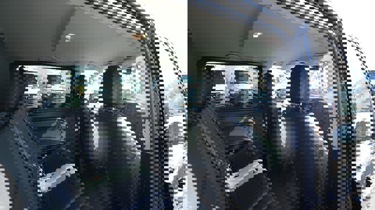 Used 2023 Mercedes-Benz Metris Passenger image 10