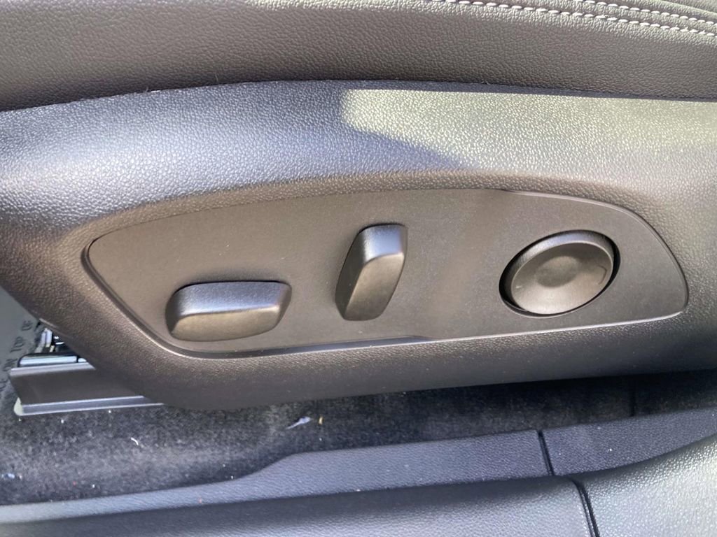 New 2026 Chevrolet Blazer EV LT image 18