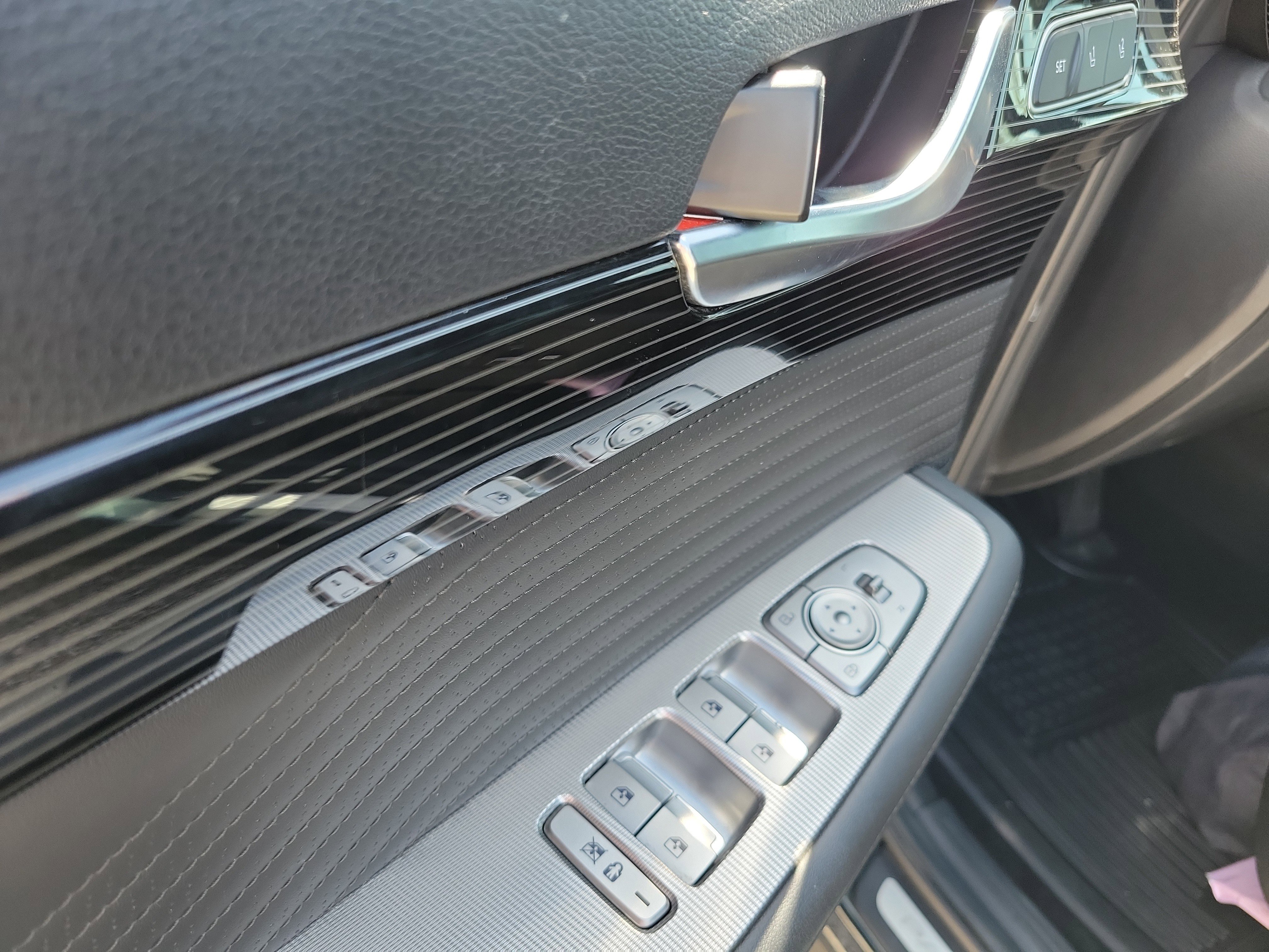 Used 2024 Hyundai Palisade Calligraphy image 24