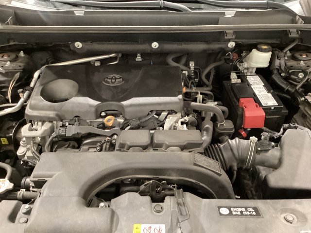 Used 2021 Toyota RAV4 LE FWD image 11
