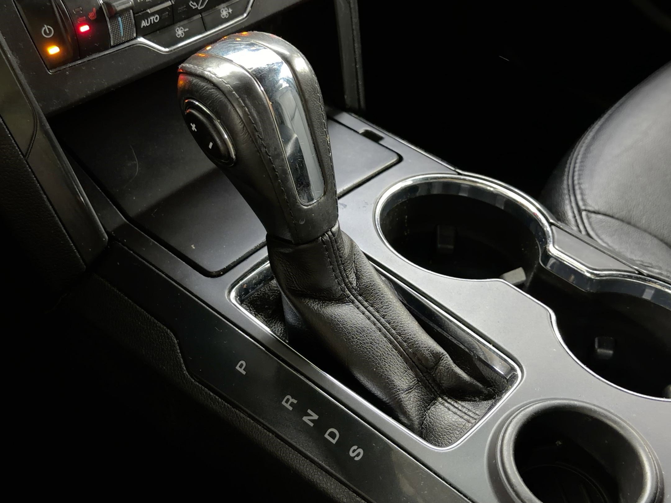 Used 2018 Ford Explorer XLT w/ Equipment Group 202A image 17