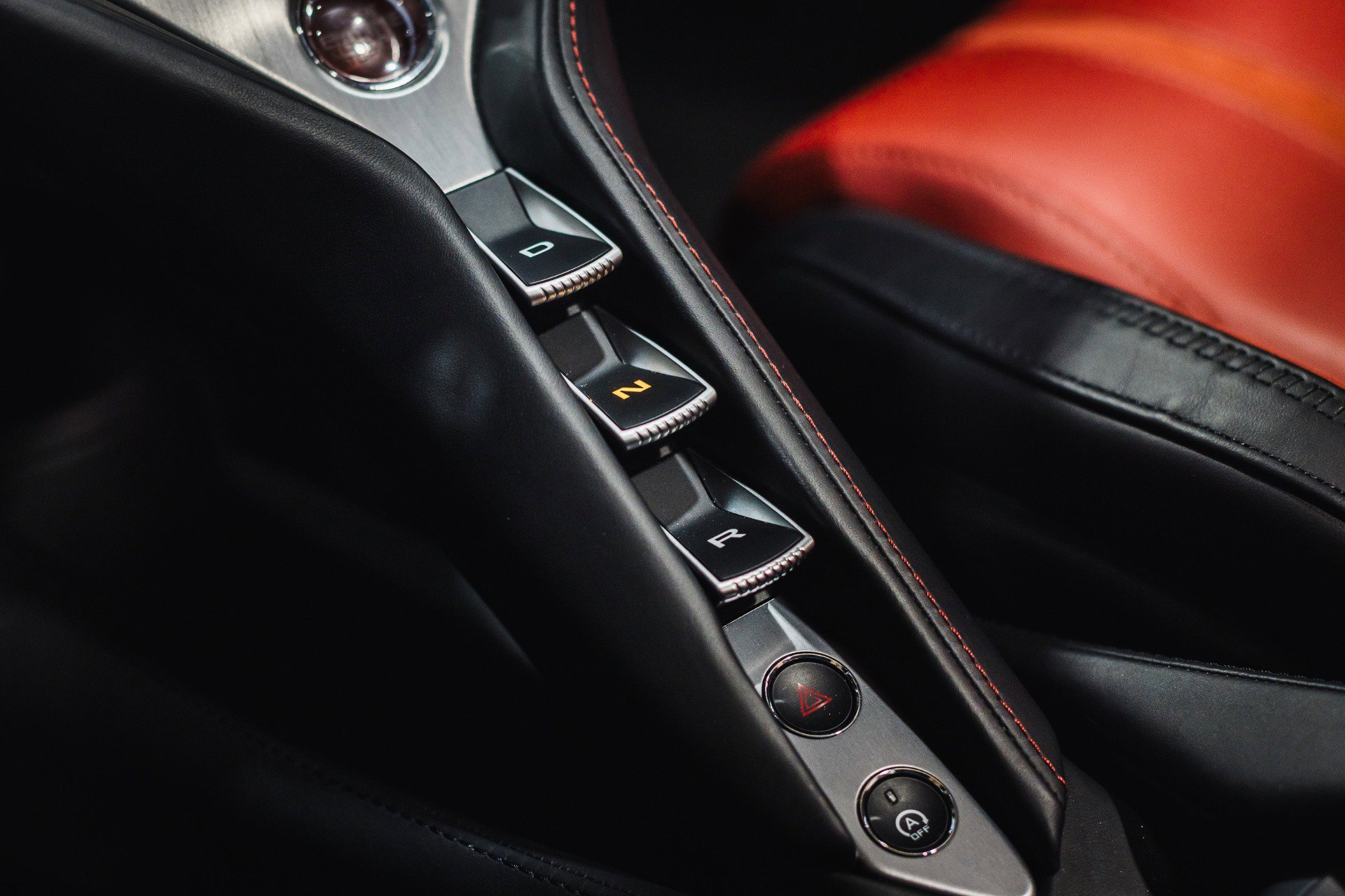 Used 2024 McLaren 750S Spider RWD image 25