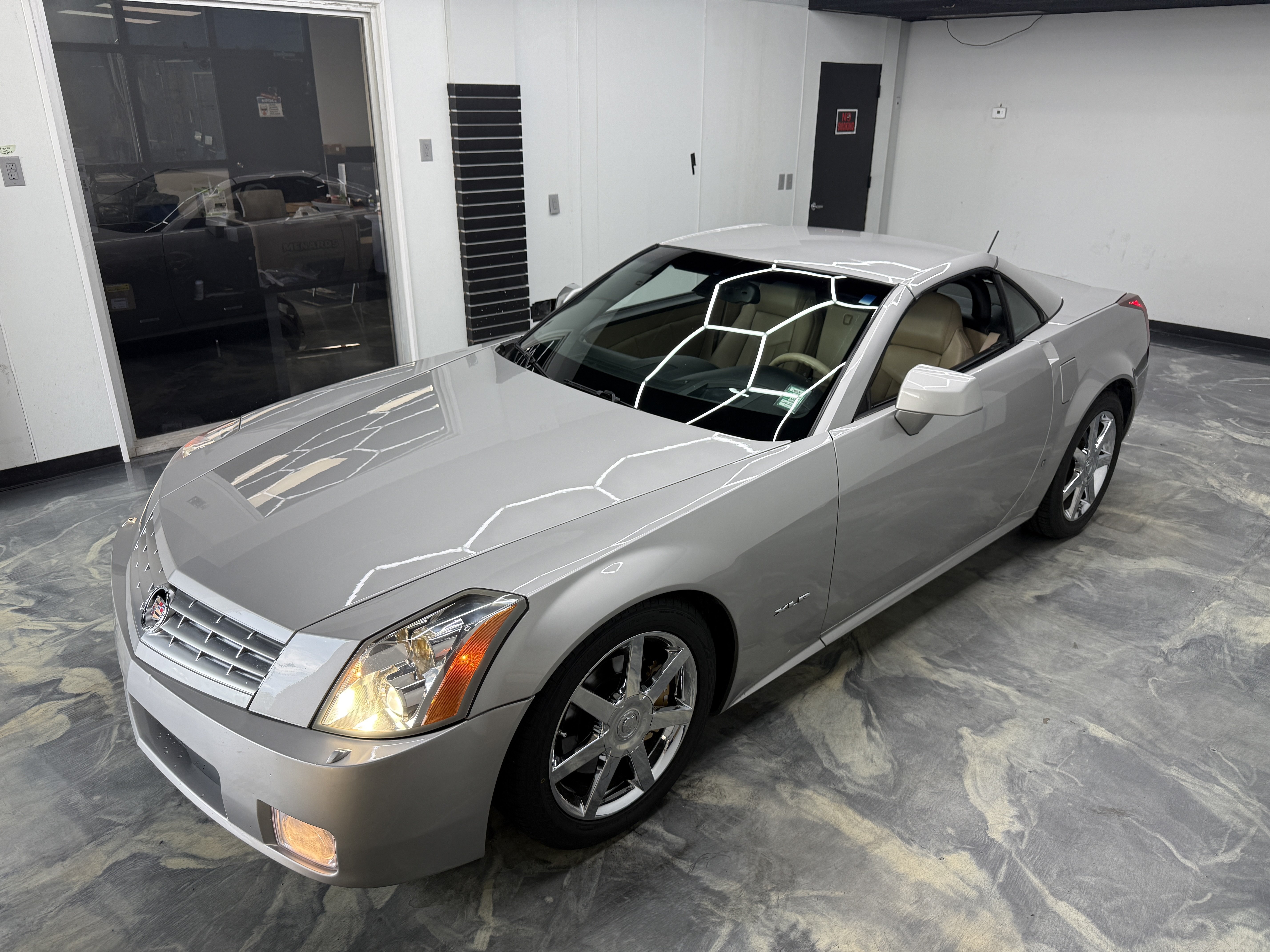 Used 2008 Cadillac XLR RWD image 21