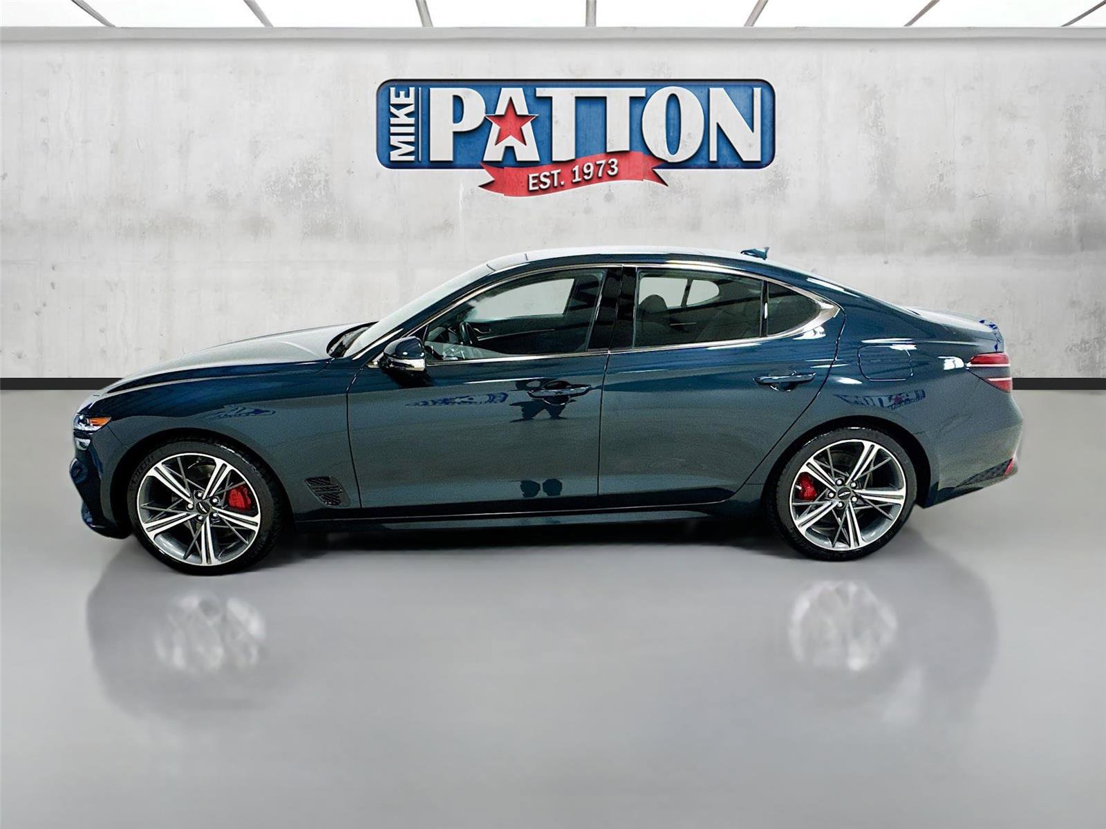 Used 2024 Genesis G70 3.3T Advanced w/ Sport Prestige Package image 4