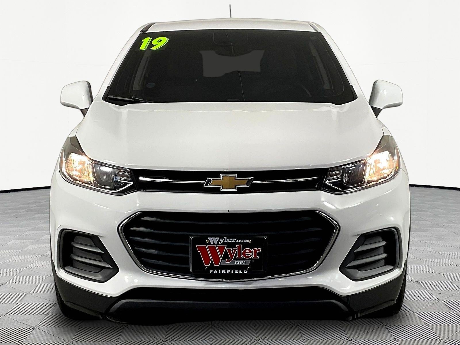 Used 2019 Chevrolet Trax LS FWD image 2
