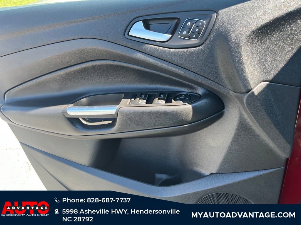 Used 2017 Ford Escape Titanium image 19