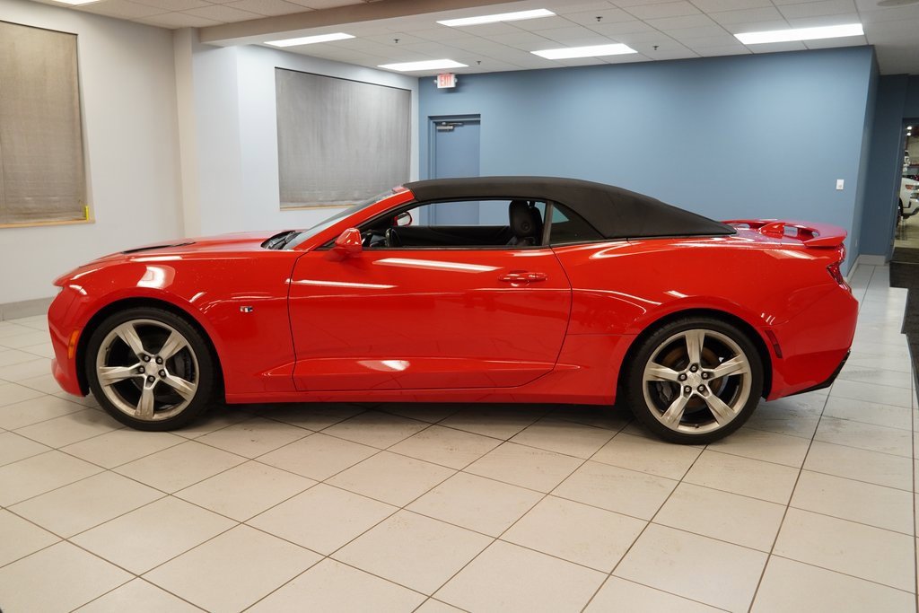 Used 2017 Chevrolet Camaro SS image 2