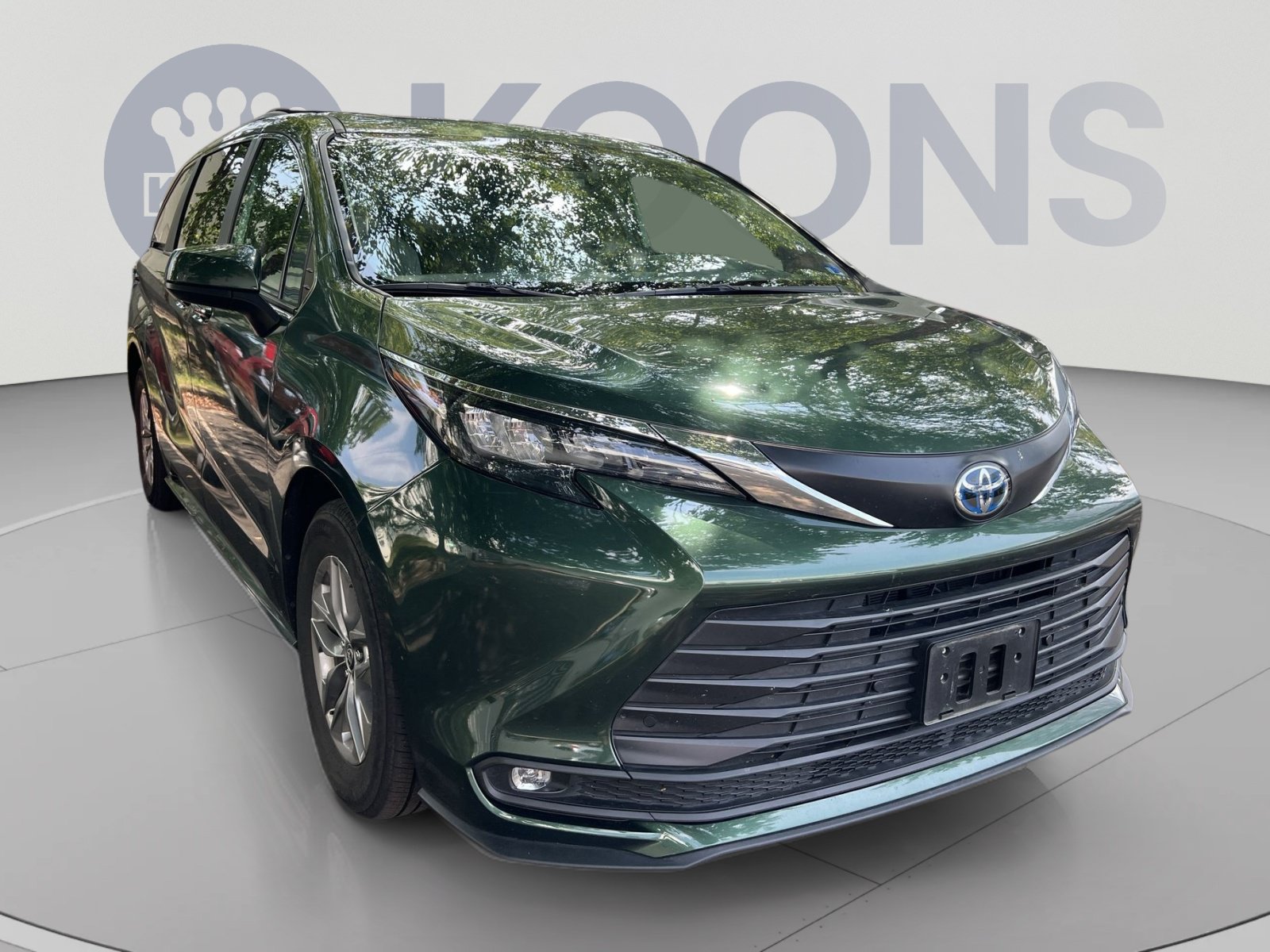 Used 2025 Toyota Sienna XLE AWD/4WD image 7