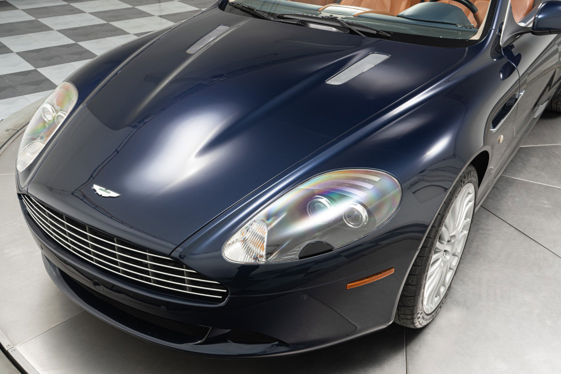 Used 2011 Aston Martin DB9 Volante RWD image 44